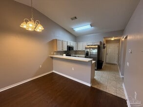 2511 Trailwood Dr in Cantonment, FL - Building Photo - Building Photo