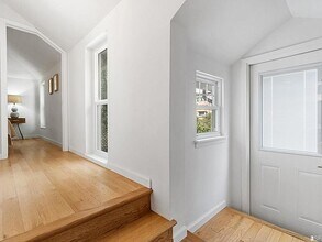 732 16th Ave, Unit 2 story cottage unit in San Francisco, CA - Foto de edificio - Building Photo