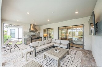 15111 Pescara St in Naples, FL - Building Photo - Building Photo