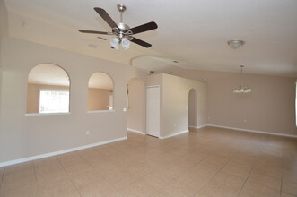 5 Robin Hood Ln in Palm Coast, FL - Building Photo - Building Photo