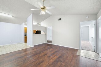 6002 Parkwood Dr in Austin, TX - Building Photo - Building Photo