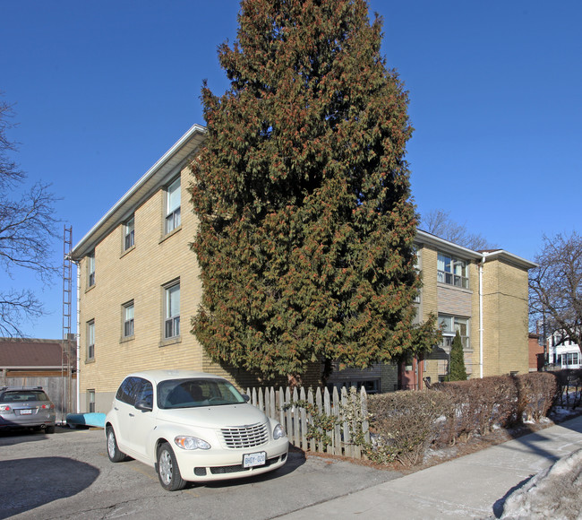 2719 Lake Shore Blvd in Toronto, ON - Building Photo - Building Photo