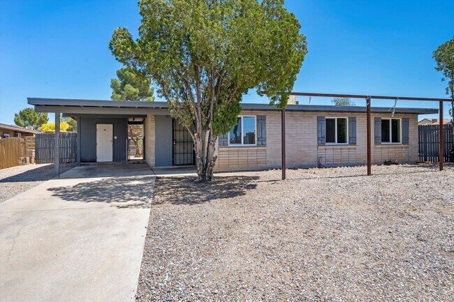 property at 3625 S Prudence Rd