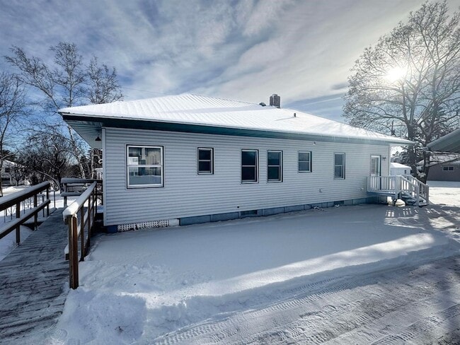 315 3rd Ave E, Unit 01-0106 in Washburn, WI - Building Photo - Building Photo