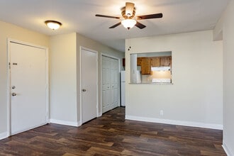 Southwood Apartments in Nashville, TN - Foto de edificio - Building Photo