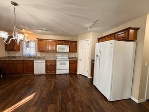 6175 County Lane 278 in Carl Junction, MO - Building Photo - Building Photo