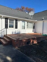 2314 Hannah Creek Rd in Four Oaks, NC - Foto de edificio - Building Photo