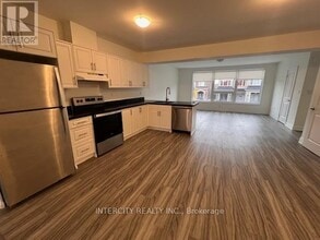 77 Vedette Wy in Vaughan, ON - Building Photo - Building Photo