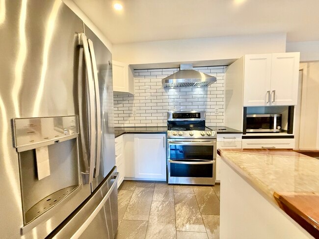 1138 Crull Dr in Charleston, SC - Building Photo - Building Photo