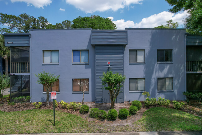 Lakeview Condominiums in Orlando, FL - Foto de edificio - Building Photo