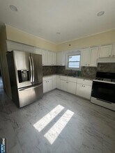 29 Kingsland St in Nutley, NJ - Foto de edificio - Building Photo