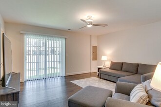 10701 Caledonia Meadow Dr in Manassas, VA - Building Photo - Building Photo