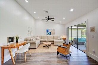 2756 Carnation Ct in Delray Beach, FL - Building Photo - Building Photo