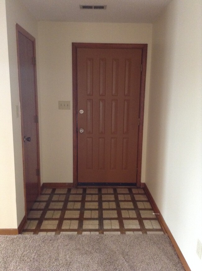 717 Ridgewood Dr in Manhattan, KS - Building Photo - Building Photo