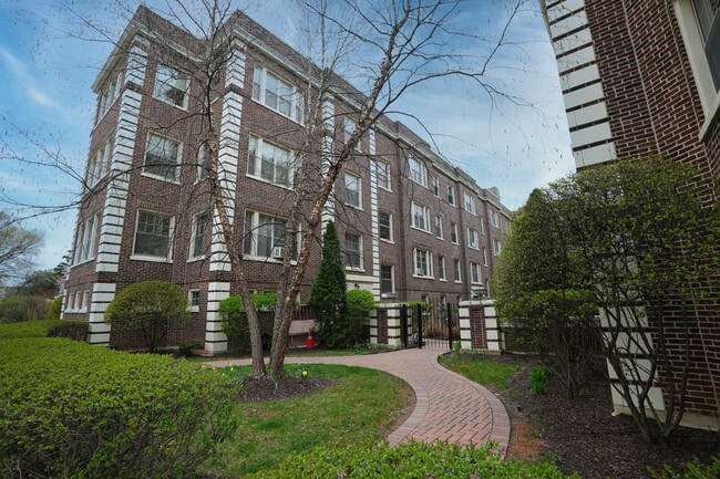 property at 431 N Lombard Ave