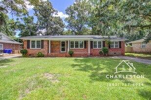 816 E Estates Blvd in Charleston, SC - Building Photo