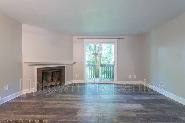 3331 SW Garden View Ave in Portland, OR - Building Photo - Building Photo