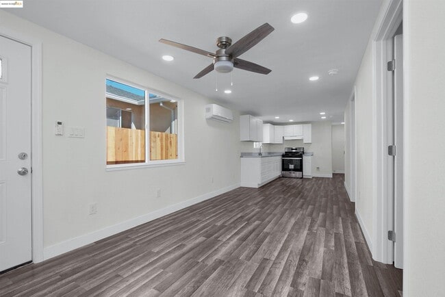 1378 Windsor Way in Brentwood, CA - Building Photo - Building Photo