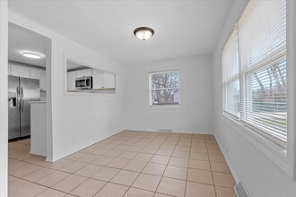 234 E Shorewood Dr in Round Lake Beach, IL - Building Photo - Building Photo