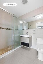 41-26 27th St in Queens, NY - Foto de edificio - Building Photo