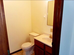 111 7th St NE in Independence, IA - Building Photo - Building Photo