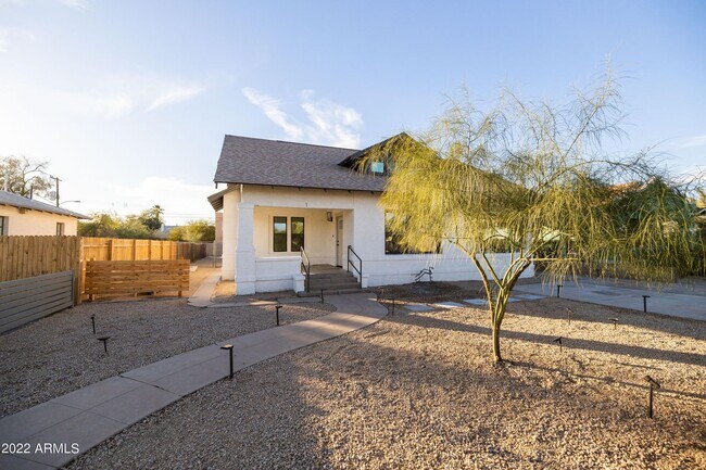 326 N 17th Dr in Phoenix, AZ - Building Photo - Building Photo