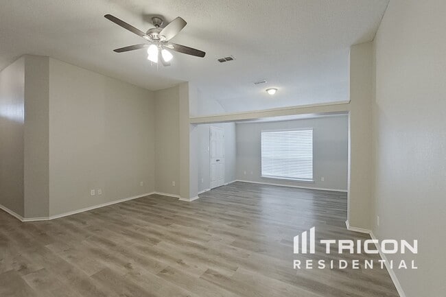 2637 Ensenada Ln in Fort Worth, TX - Building Photo - Building Photo