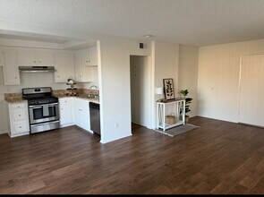 Castilian Park Apartments in Orange, CA - Building Photo - Building Photo