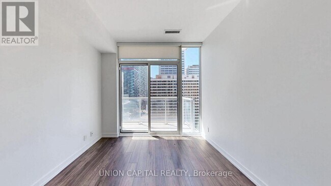 33 Helendale Ave in Toronto, ON - Building Photo - Building Photo