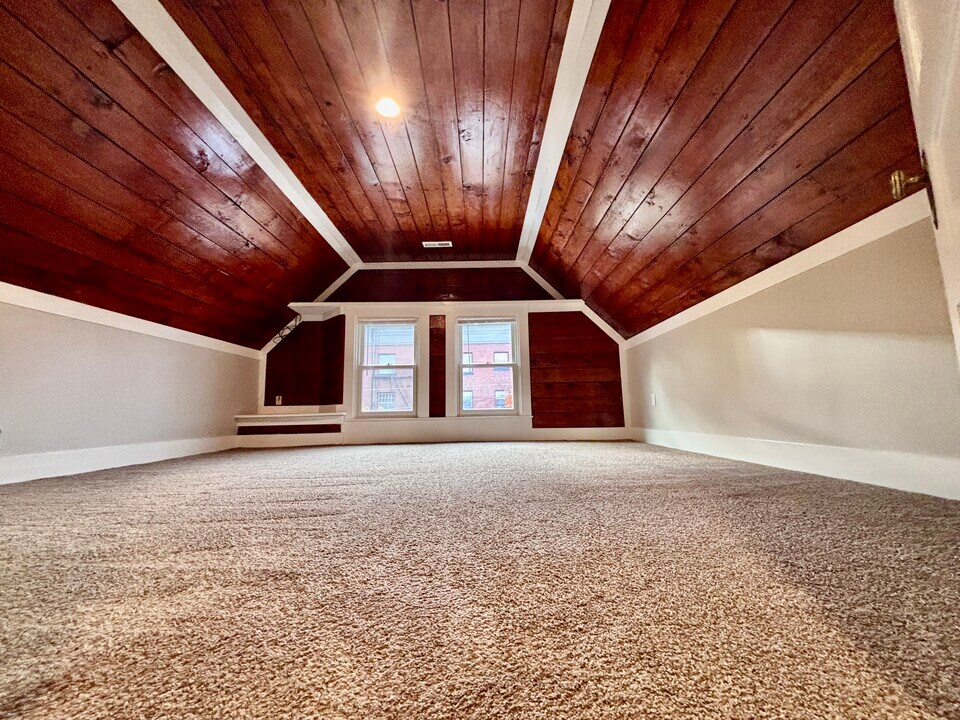 718 NW 21st Ave, Unit B in Portland, OR - Building Photo