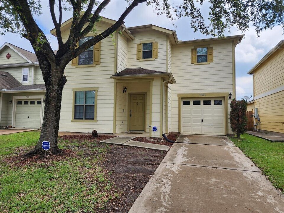 18806 Remington Park Dr Photo