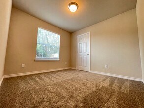 452 Chisholm Trail in Justin, TX - Building Photo - Building Photo