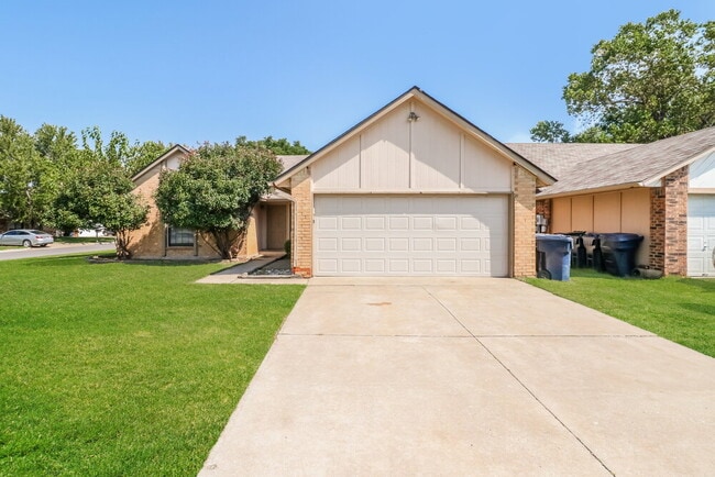 11040 N Eagle Ln in Oklahoma City, OK - Building Photo - Building Photo