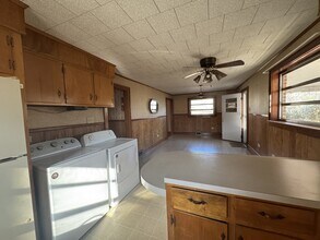 5804 Elkin Hwy in North Wilkesboro, NC - Building Photo - Building Photo