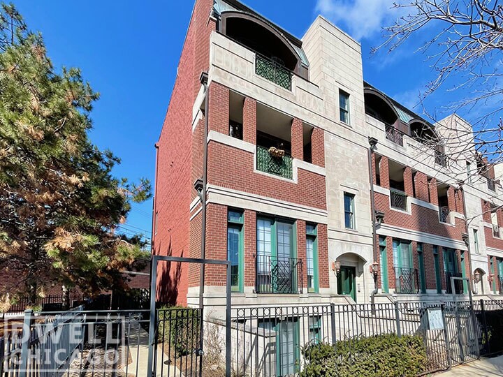 2734 N Wolcott Ave in Chicago, IL - Building Photo