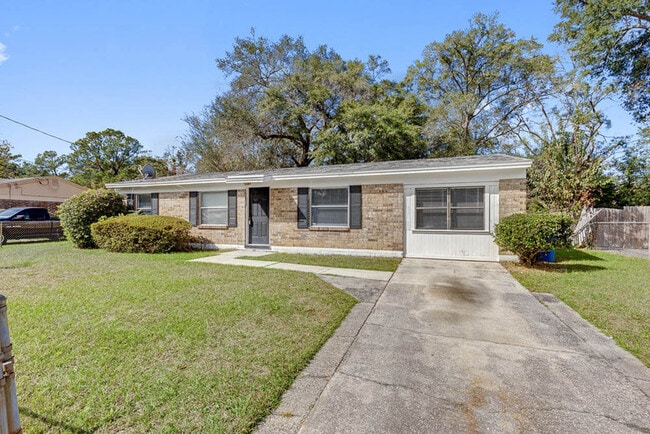 11034 Key Haven Blvd in Jacksonville, FL - Building Photo - Building Photo