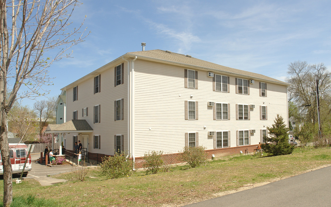 99 4th St in Manchester, NH - Building Photo