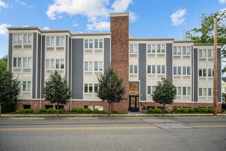 50 Six Calvert in Harrison, NY - Building Photo - Building Photo