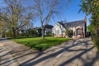 3740 Jeffrey Ave in Sacramento, CA - Building Photo - Building Photo