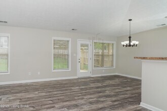 8814 Eli Dr in Louisville, KY - Building Photo - Building Photo