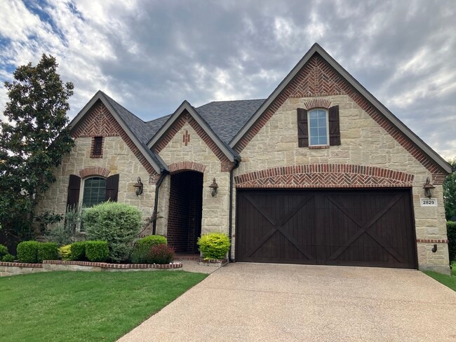 property at 2829 Sheffield Ct