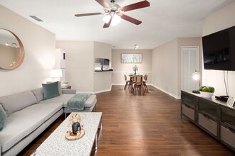 The Waterford at Mandarin Apartments in Jacksonville, FL - Building Photo - Building Photo