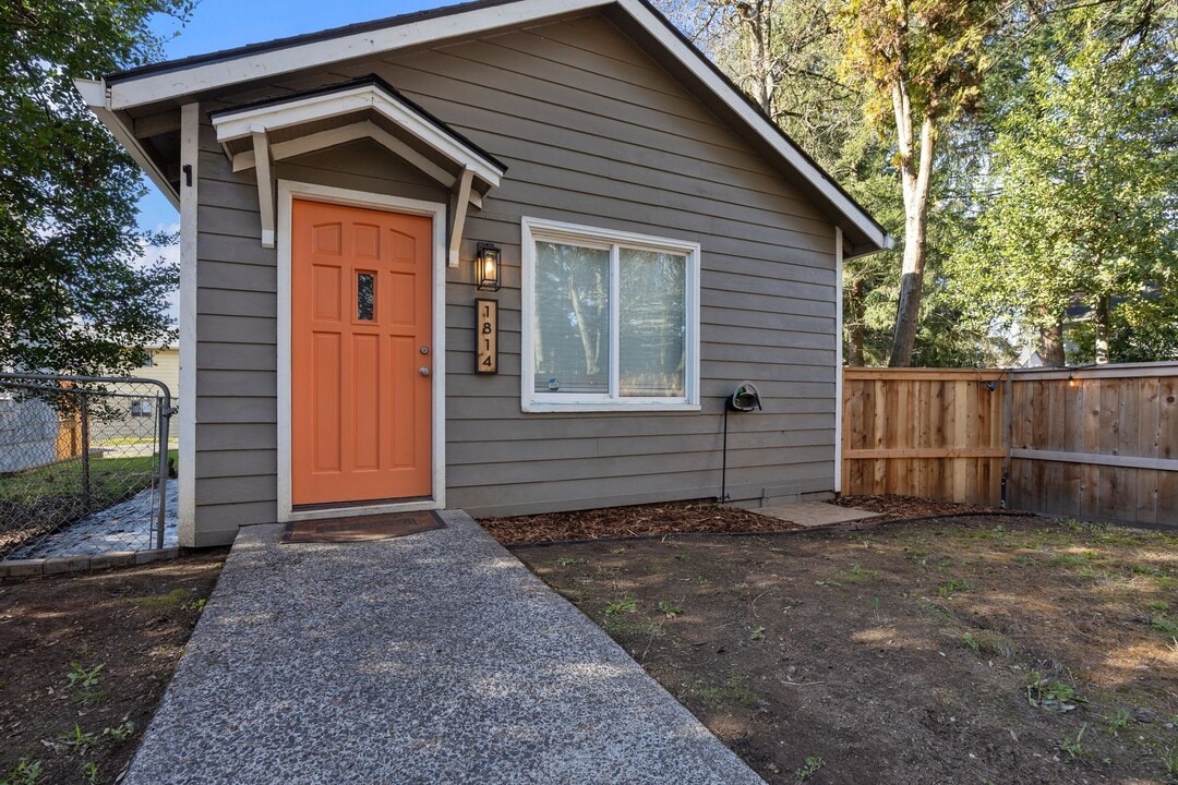 1814 W Reserve St in Vancouver, WA - Building Photo