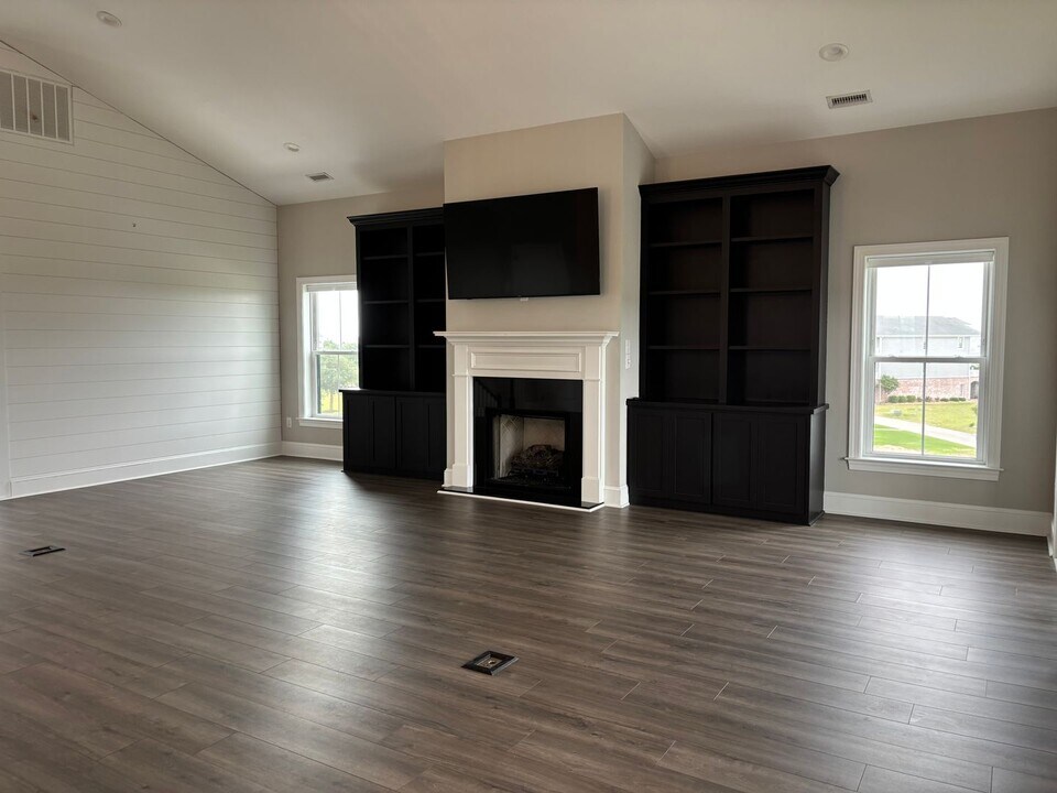 520 Cannonsgate Dr in Newport, NC - Building Photo