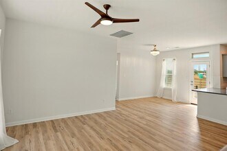 210 Weaver Ln in Bastrop, TX - Building Photo - Building Photo