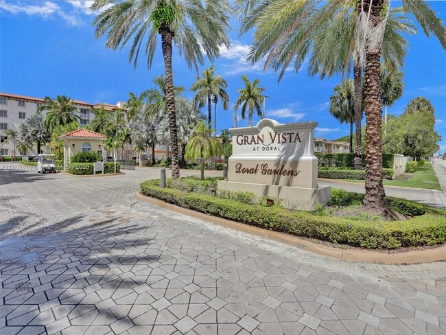 4154 NW 79th Ave in Doral, FL - Foto de edificio - Building Photo