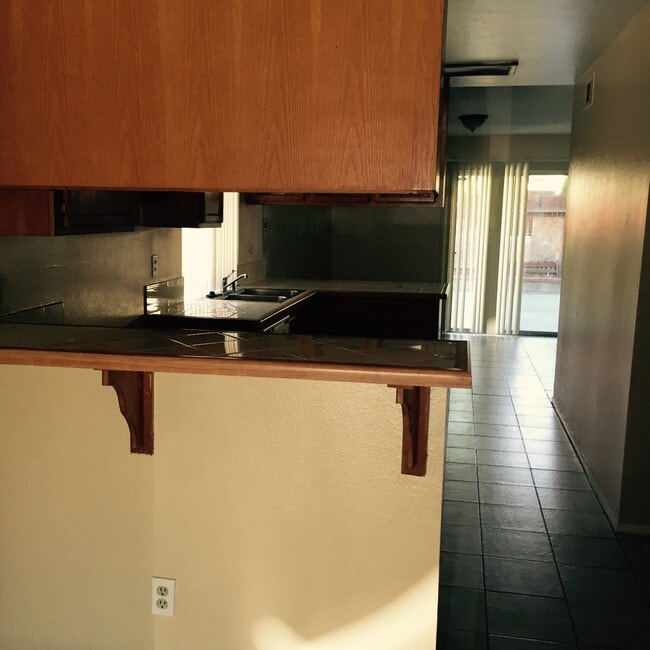 1943 Padilla Dr in Colton, CA - Building Photo - Building Photo