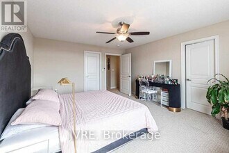 112 Westbank Trail in Hamilton, ON - Building Photo - Building Photo