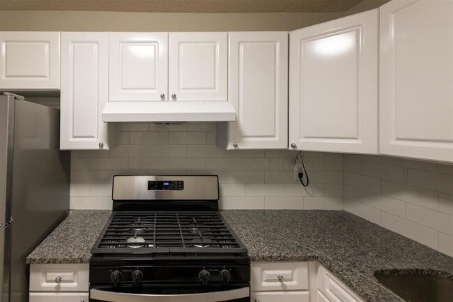 5701 JFK Blvd E in West New York, NJ - Building Photo - Building Photo