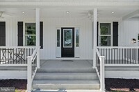 12945 Spring Cove Dr in Lusby, MD - Foto de edificio - Building Photo